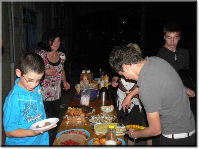 2010-06-26-ATTON-REPAS DE QUARTIER-064.jpg